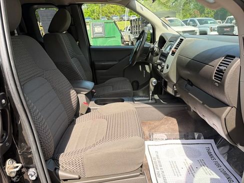 Used 2017 Nissan Frontier SV AWD/4WD image 25
