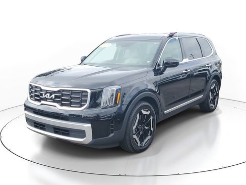 Used 2023 Kia Telluride S FWD image 2