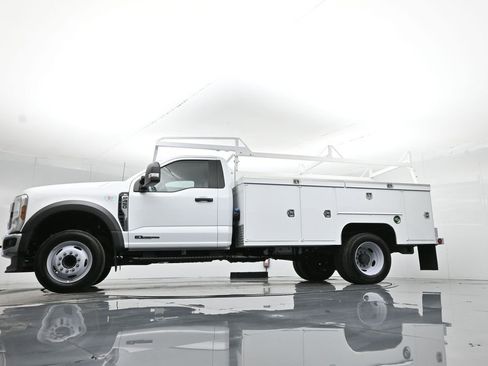 New 2025 Ford F450 XL w/ XL Chrome Package image 56
