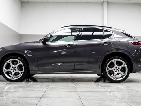 Used 2023 Alfa Romeo Stelvio Ti Lusso w/ Quick Order Package 22X Lusso AWD/4WD image 10
