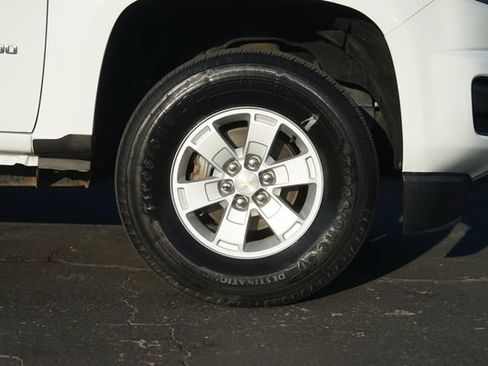 Used 2017 Chevrolet Colorado W/T w/ WT Convenience Package RWD image 4