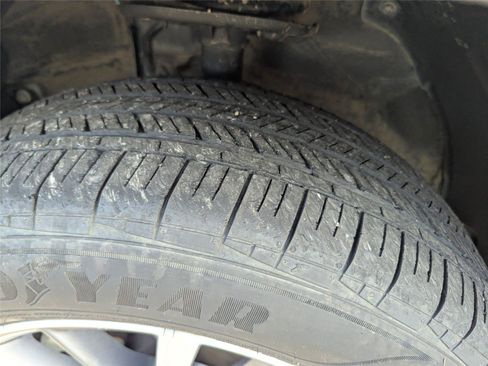 Used 2019 Toyota Highlander XLE image 8