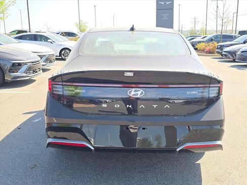New 2026 Hyundai Sonata SEL FWD image 4