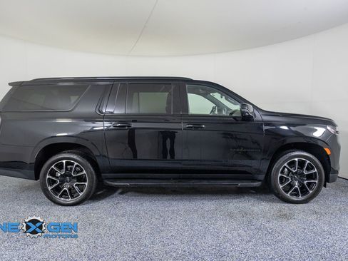 Used 2024 Chevrolet Suburban RST w/ Luxury Package AWD/4WD image 8