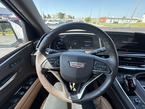 Certified 2023 Cadillac Escalade ESV Premium Luxury AWD/4WD image 14