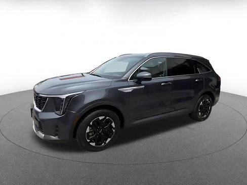 Used 2024 Kia Sorento S FWD image 7