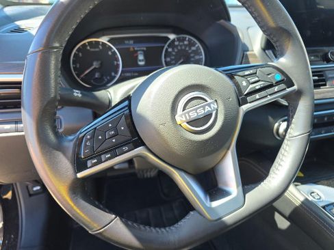 Used 2024 Nissan Altima 2.5 SV w/ SV Premium Package AWD/4WD image 7