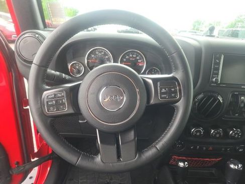 Used 2017 Jeep Wrangler Unlimited Rubicon AWD/4WD image 29