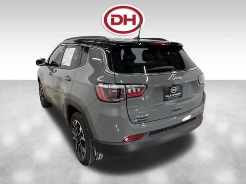Used 2024 Jeep Compass Limited image 11