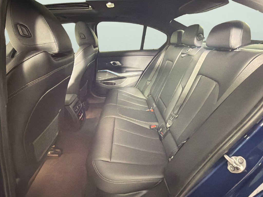 Used 2023 BMW 330i Sedan w/ Premium Package RWD image 28