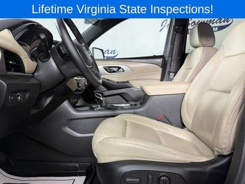 Used 2023 Chevrolet Traverse LT w/ LT Premium Package AWD/4WD image 11
