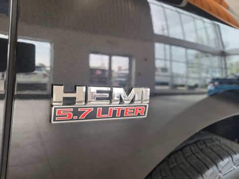 Used 2019 RAM 1500 Classic SLT AWD/4WD image 6