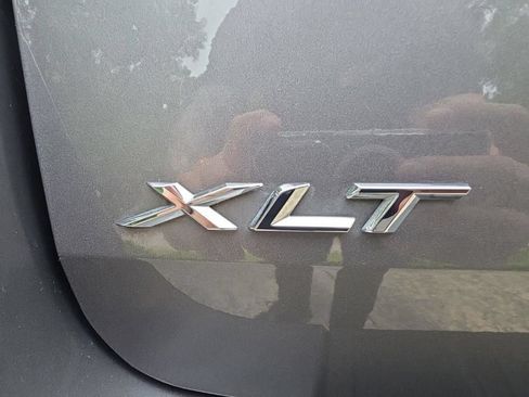 Used 2022 Ford Explorer XLT AWD/4WD image 15