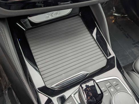 Used 2025 BMW X4 xDrive30i w/ Premium Package image 17