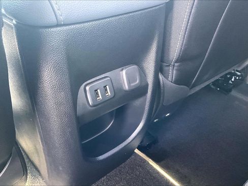Used 2018 Chevrolet Colorado Z71 AWD/4WD image 37