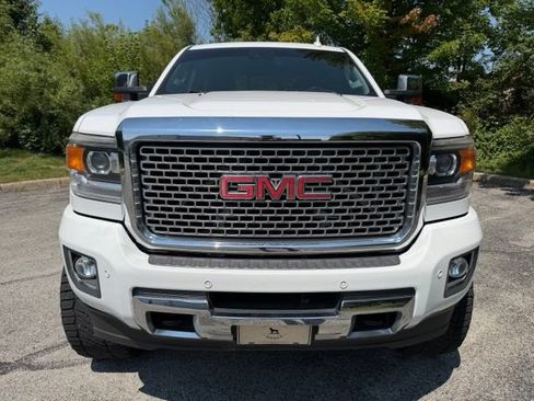 Used 2016 GMC Sierra 2500 Denali w/ Duramax Plus Package AWD/4WD image 8