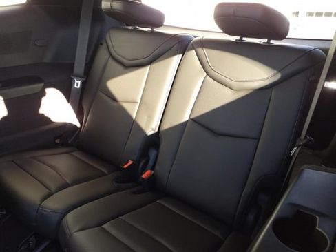 Certified 2023 Cadillac XT6 Premium Luxury w/ Technology Package FWD image 7