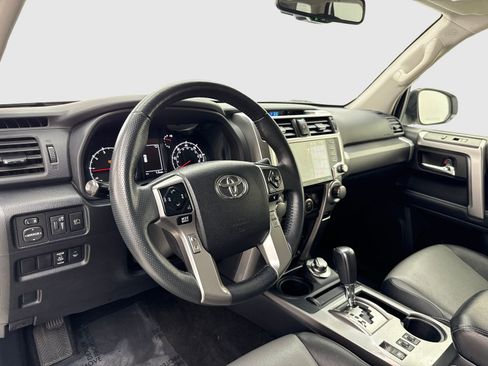 Used 2022 Toyota 4Runner SR5 Premium AWD/4WD image 18
