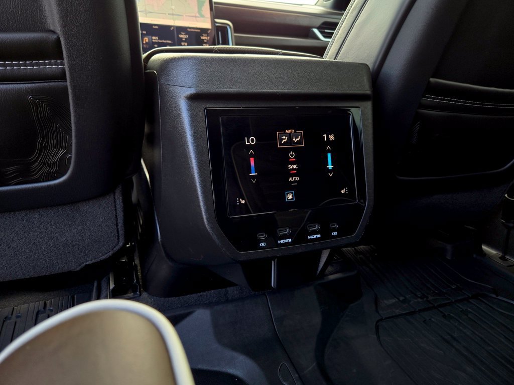 Used 2026 GMC Yukon Denali Ultimate AWD/4WD image 30