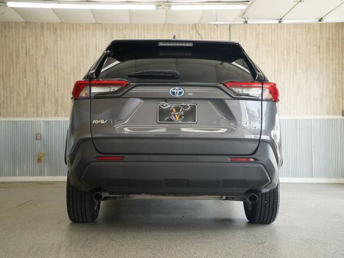 Used 2022 Toyota RAV4 LE AWD/4WD image 7
