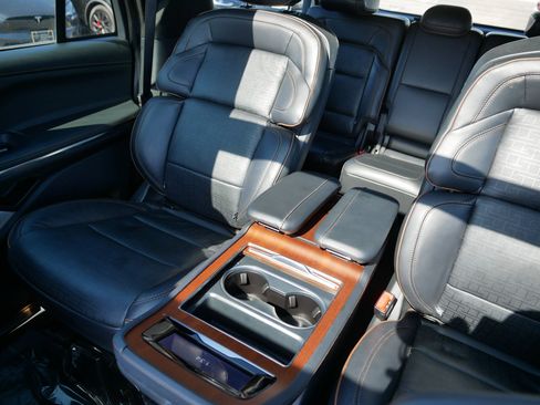 Used 2025 Lincoln Navigator L Black Label image 12