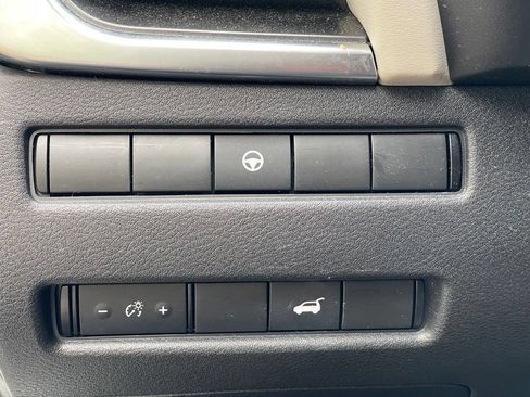 Certified 2023 Nissan Rogue SV w/ SV Premium B Package AWD/4WD image 16