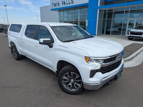 Certified 2022 Chevrolet Silverado 1500 LT w/ Convenience Package II AWD/4WD image 4