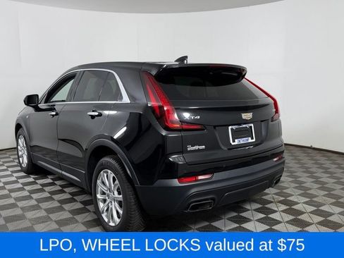 Used 2019 Cadillac XT4 Luxury w/ Cold Weather Package FWD image 7