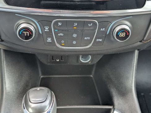 Used 2020 Chevrolet Traverse LS FWD image 24