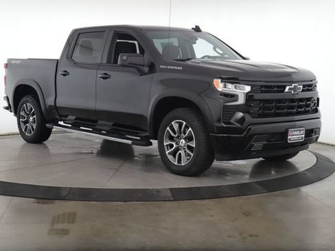 Used 2023 Chevrolet Silverado 1500 RST w/ Protection Package AWD/4WD image 2