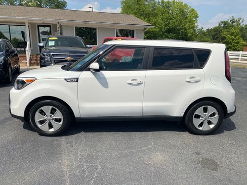 Used 2016 Kia Soul w/ Convenience Package image 3