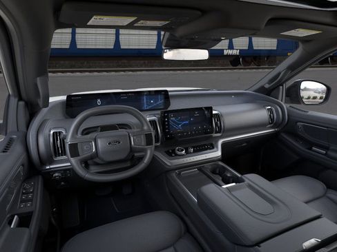 New 2026 Ford Expedition Platinum image 9