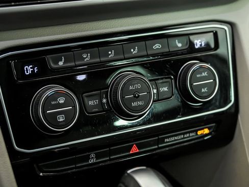 Certified 2023 Volkswagen Atlas SE image 22