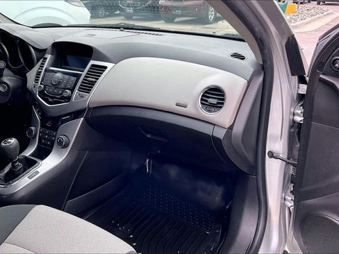 Used 2011 Chevrolet Cruze LS FWD image 20