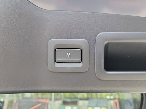 New 2026 MAZDA MAZDA3 Hatchback w/Premium Plus Pkg image 10