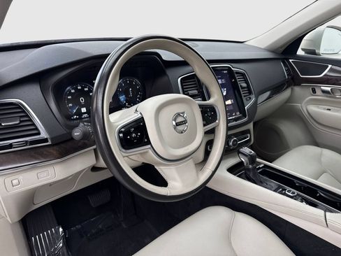 Used 2017 Volvo XC90 T6 Momentum w/ Vision Package AWD/4WD image 18