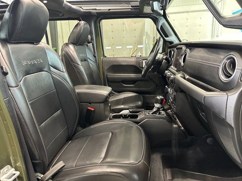 Used 2022 Jeep Wrangler Unlimited Sahara w/ LED Lighting Group AWD/4WD image 36