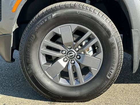 Certified 2025 Nissan Frontier SV AWD/4WD image 31