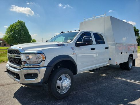 New 2024 RAM 5500 Tradesman w/ Chrome Appearance Group image 4