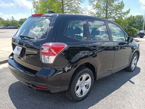 Used 2018 Subaru Forester 2.5i AWD/4WD image 3
