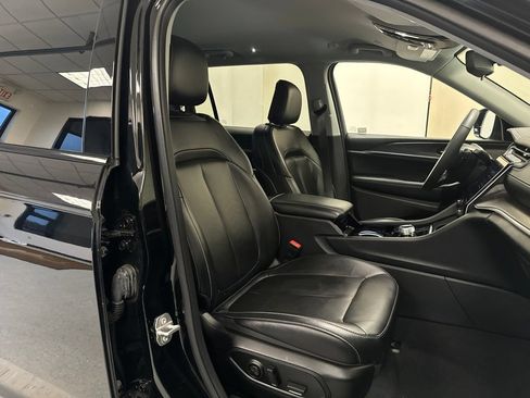 Used 2023 Jeep Grand Cherokee L Limited AWD/4WD image 33