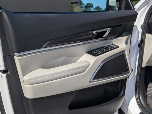 Used 2024 Kia Telluride S image 16