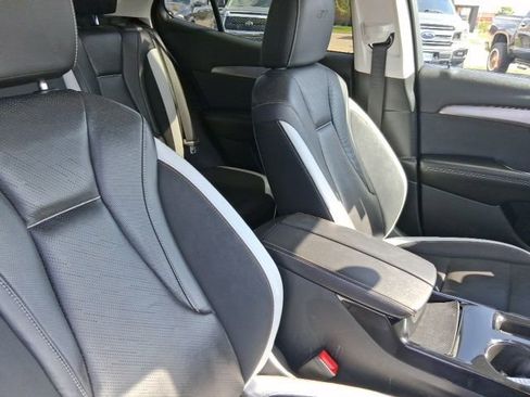 Used 2025 Buick Envision Sport Touring AWD/4WD image 14