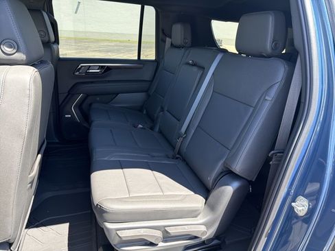 New 2026 Chevrolet Suburban LT w/ Comfort Package AWD/4WD image 26