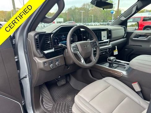 Used 2026 Chevrolet Silverado 1500 LT Trail Boss AWD/4WD image 5