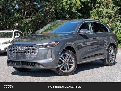 Used 2025 Audi Q5 Premium w/ Convenience Package