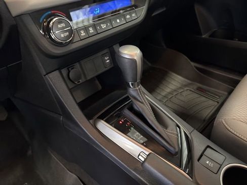 Used 2014 Toyota Corolla LE FWD image 26