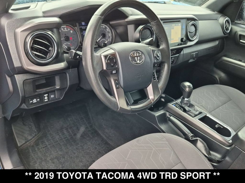 Used 2019 Toyota Tacoma TRD Sport AWD/4WD image 2