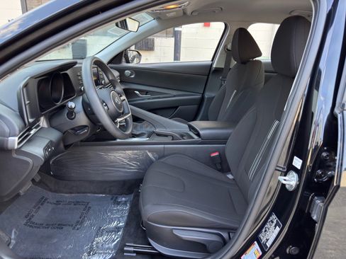 Used 2023 Hyundai Elantra SEL w/ Cargo Package FWD image 15
