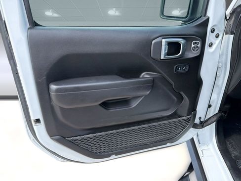 Used 2022 Jeep Gladiator Sport AWD/4WD image 11